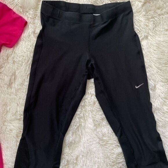 2 pc Nike workout lot. 1 pair Medium black leggings & 1 size small dry fit tee - Picture 2 of 10